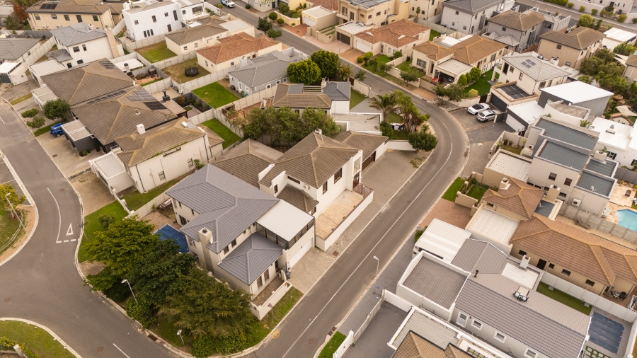 4 Bedroom Property for Sale in Parklands North Western Cape